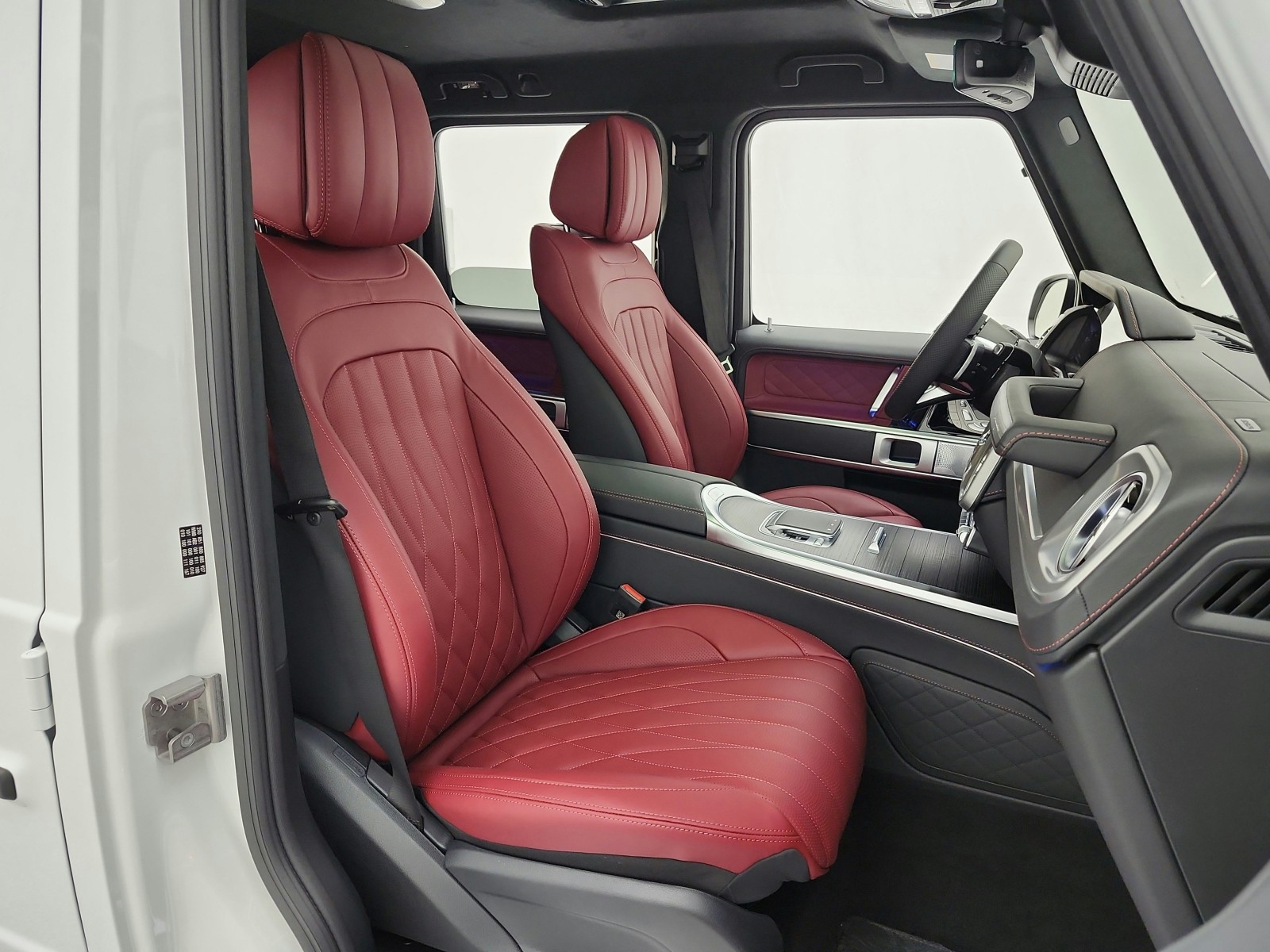 New 2026 MANUFAKTUR Moonlight White Metallic Mercedes-Benz G 580e image 16