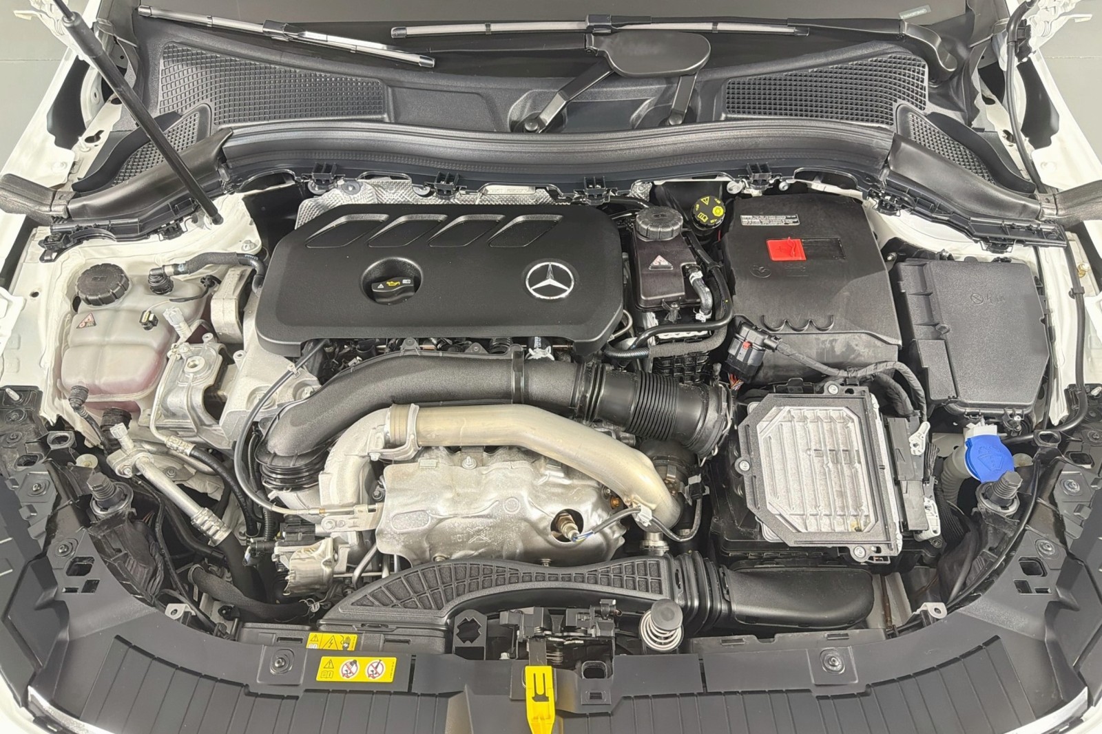 Certified Used 2026 Polar White Mercedes-Benz GLA 250 image 12