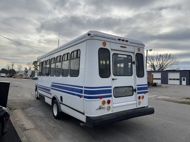 2015 Ford E-450 Passenger & Wheelchair Lift Bus in , 