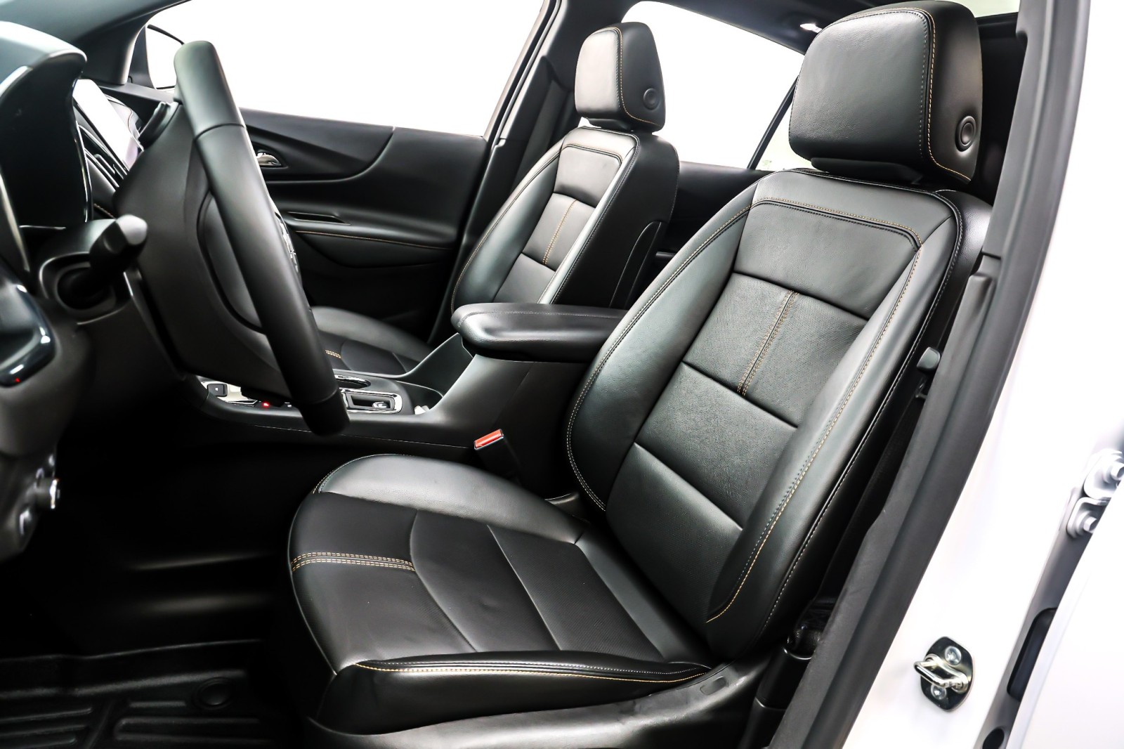 Used 2024 Summit White Chevrolet AWD 4dr Premier image 17