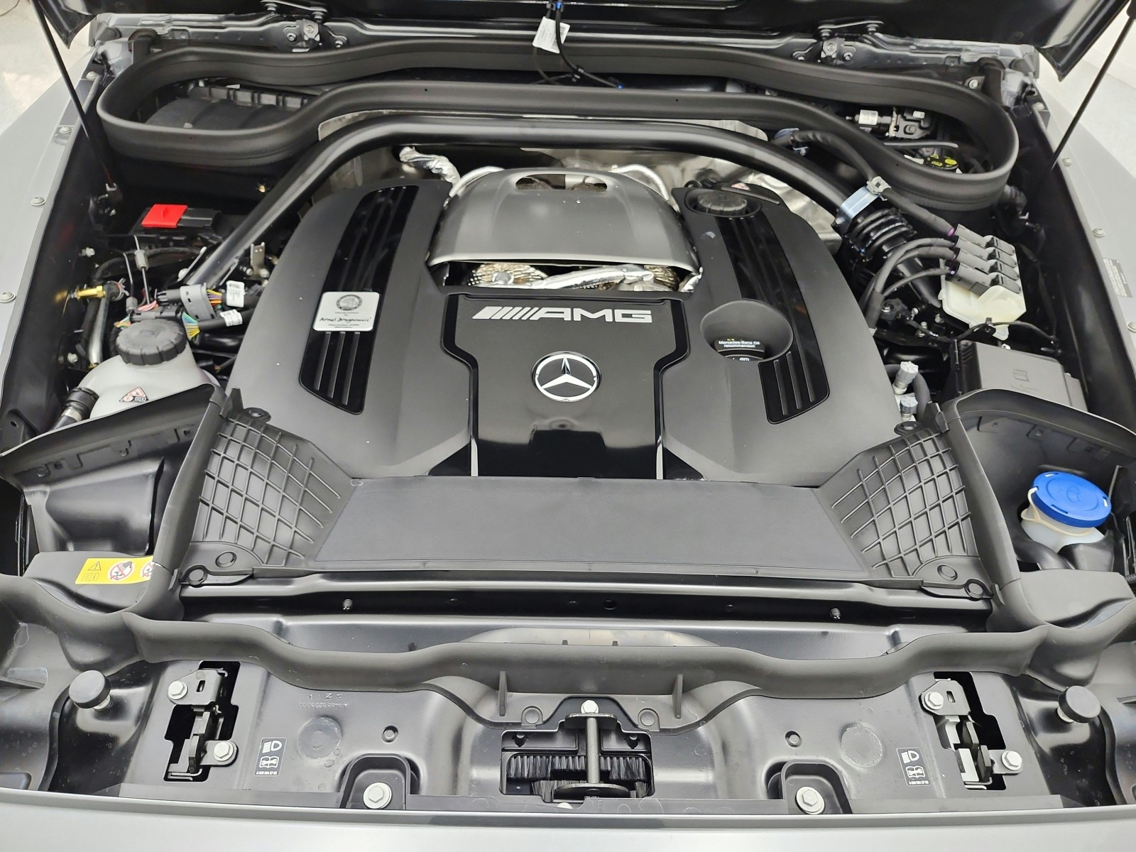 New 2027 Selenite Grey Metallic Mercedes-Benz AMG® G 63 SUV image 12