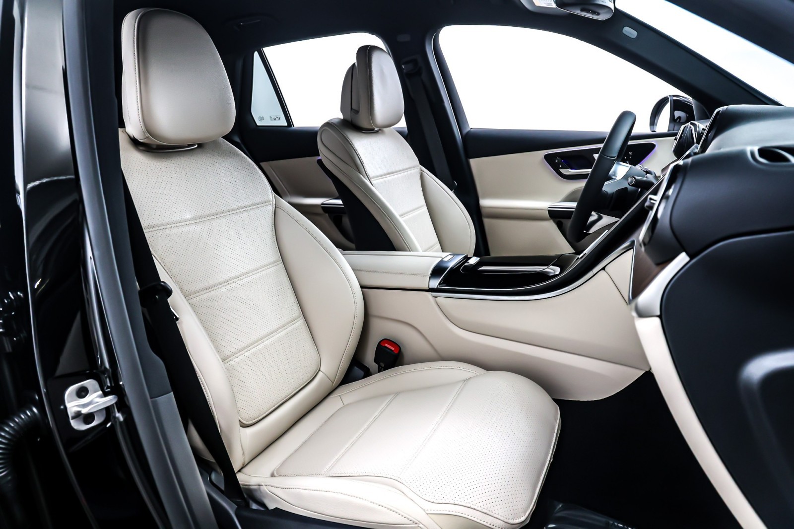 New 2026 Black Mercedes-Benz GLC 300 image 7