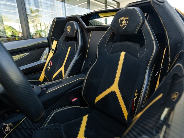 Lamborghini Aventador