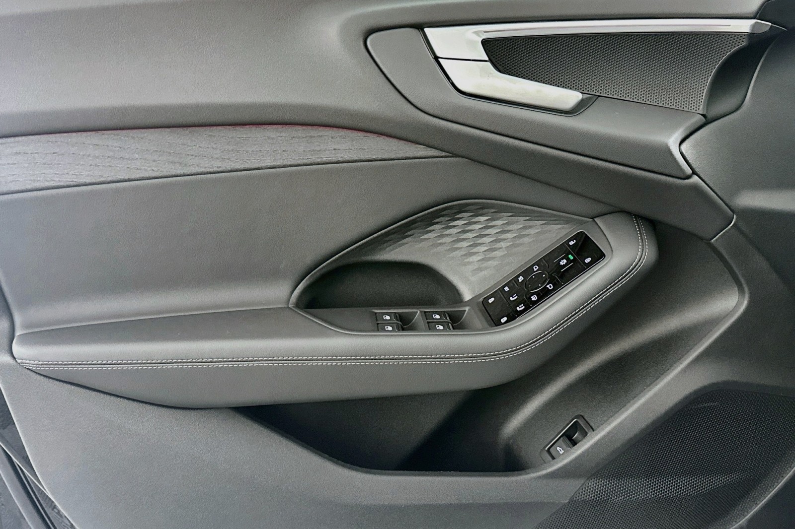 New 2026 Mythos Black Metallic Audi Premium image 16