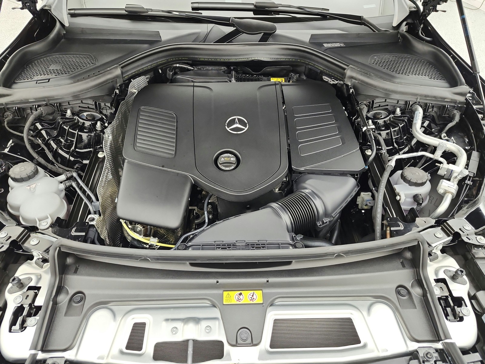 New 2027 Black Mercedes-Benz GLC 300 SUV image 12