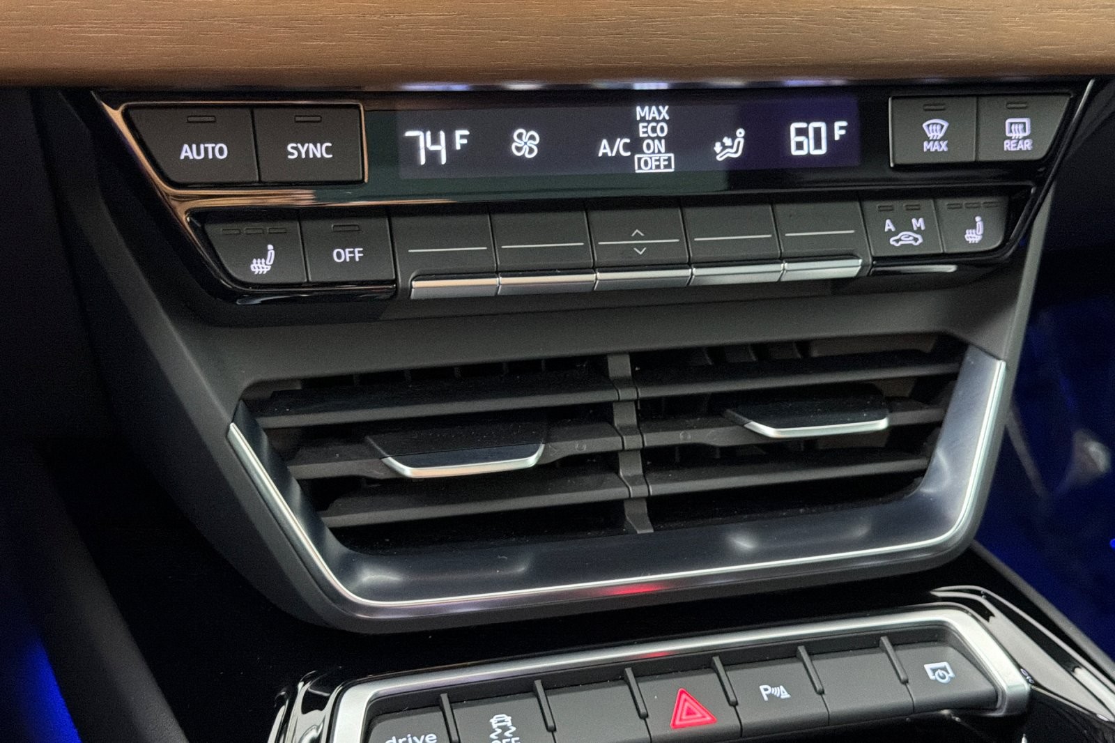 Used 2024 Daytona Gray Pearl Effect Audi Premium Plus quattro image 19