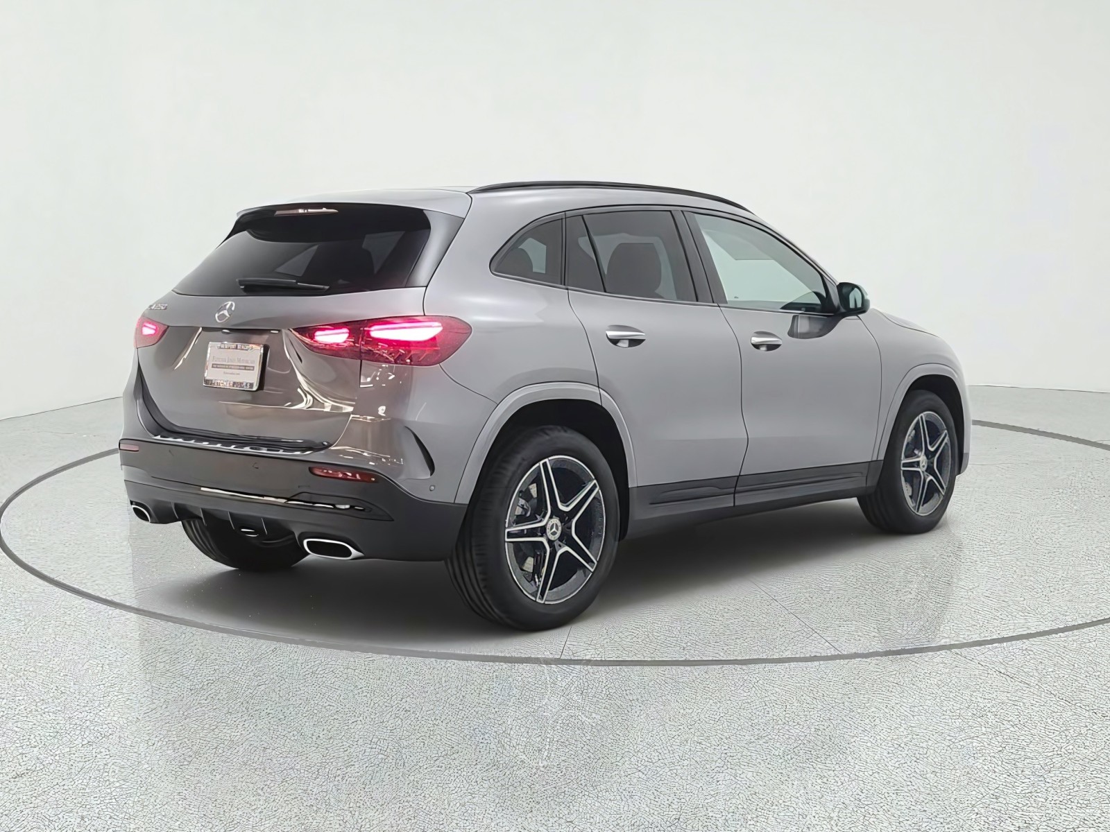 New 2026 Mountain Grey Metallic Mercedes-Benz GLA 250 SUV image 5