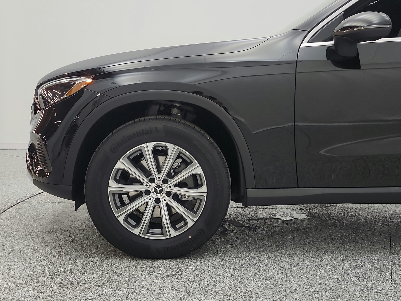 New 2026 Black Mercedes-Benz GLC 300 image 16