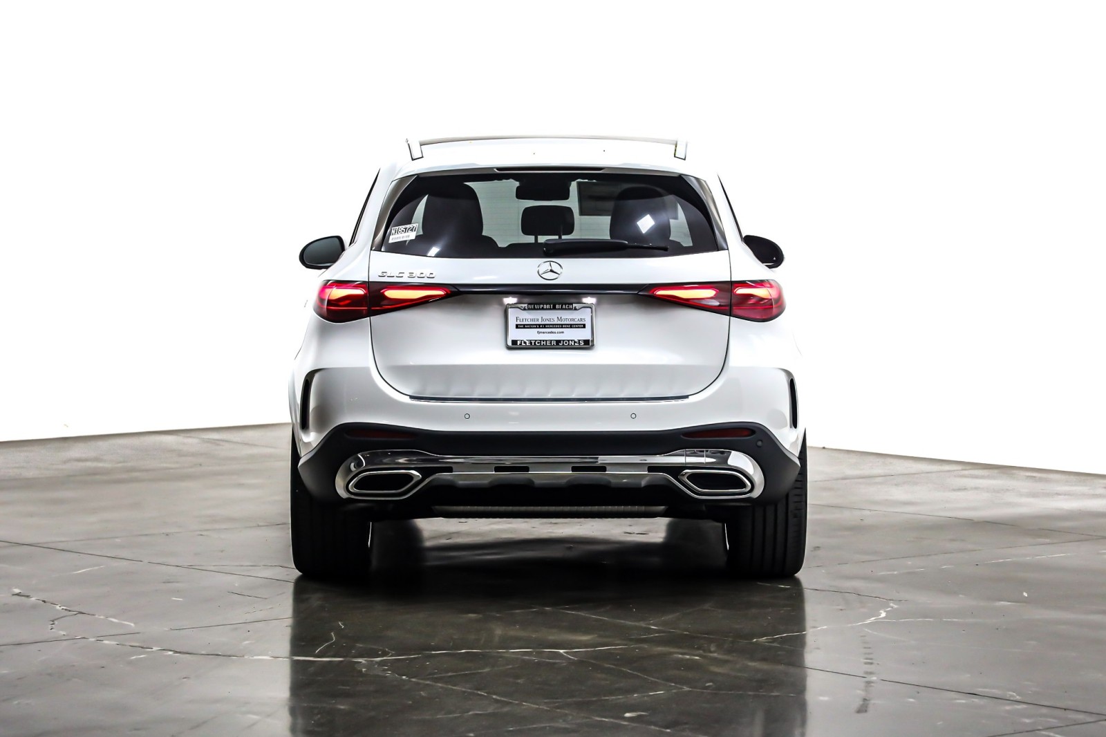 New 2026 Polar White Mercedes-Benz GLC 300 image 3