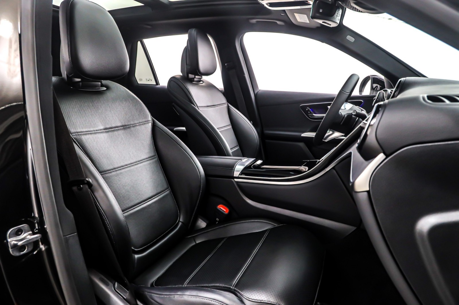 New 2026 Black Mercedes-Benz GLC 300 image 7