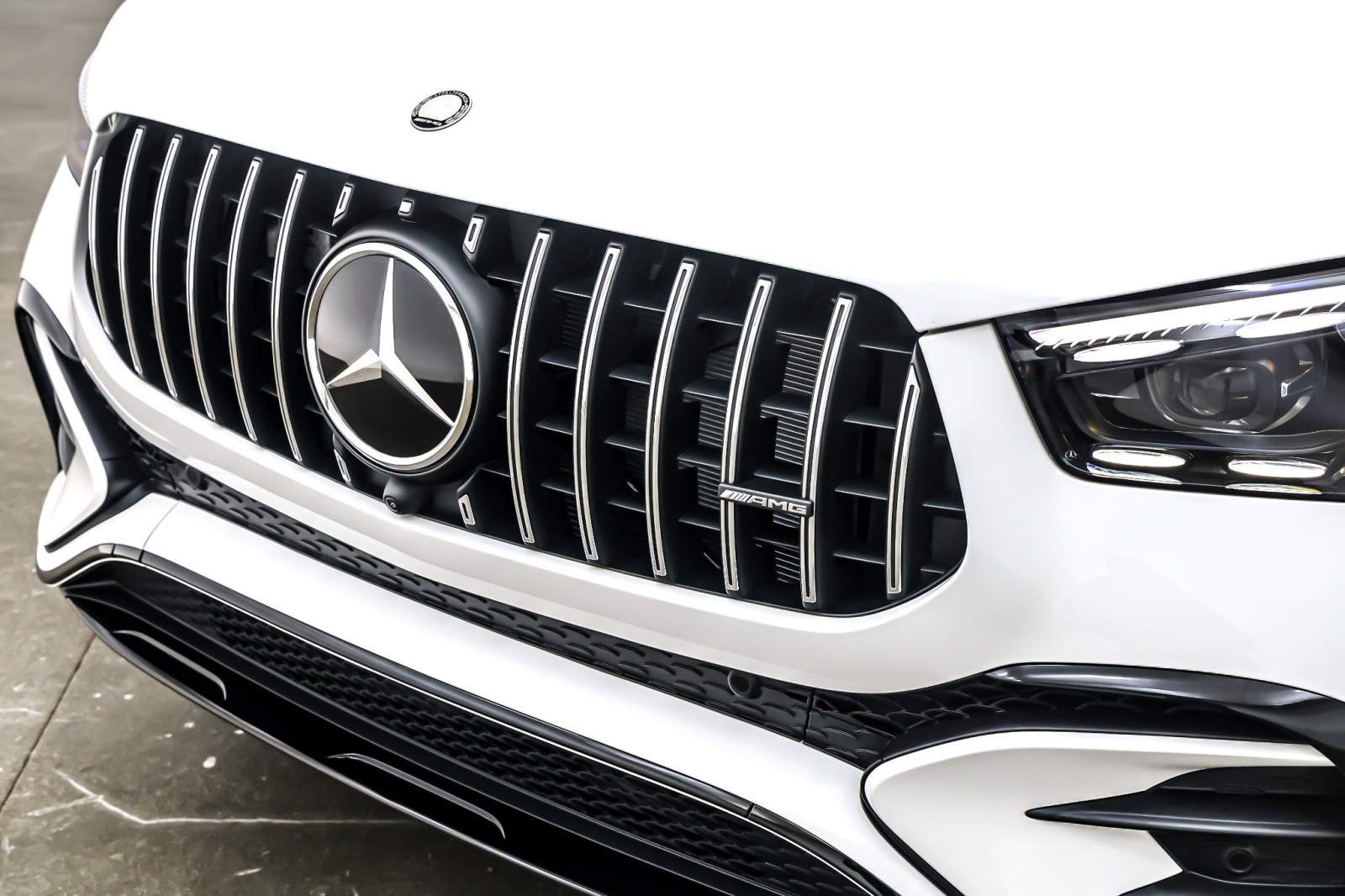 New 2026 Polar White Mercedes-Benz AMG® GLE 53 image 13