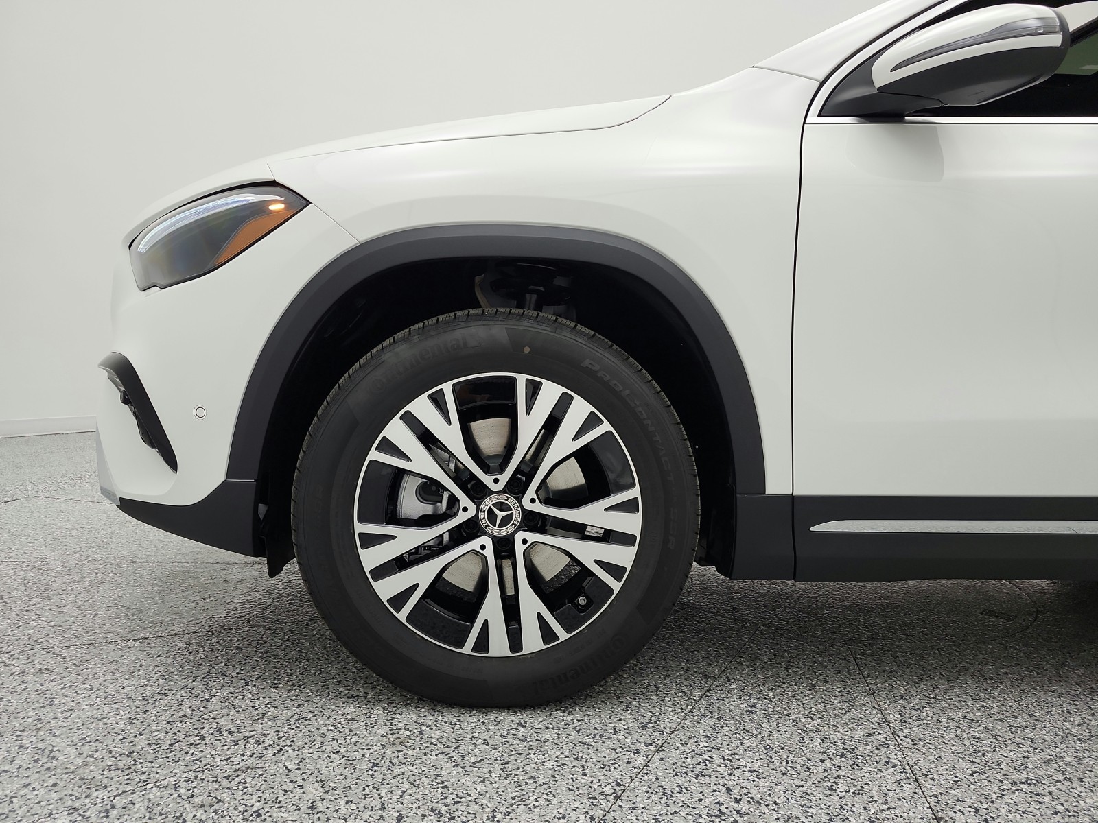 New 2026 Polar White Mercedes-Benz GLA 250 SUV image 13