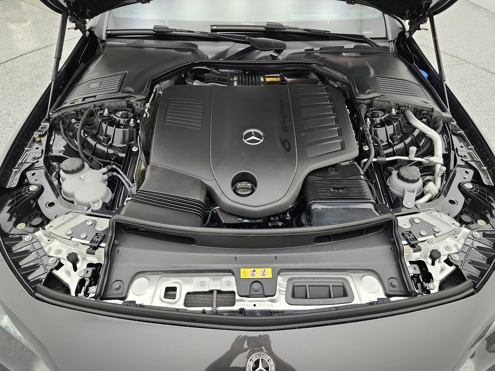 New 2027 Graphite Grey Metallic Mercedes-Benz CLE 450 4MATIC® Coupe image 12