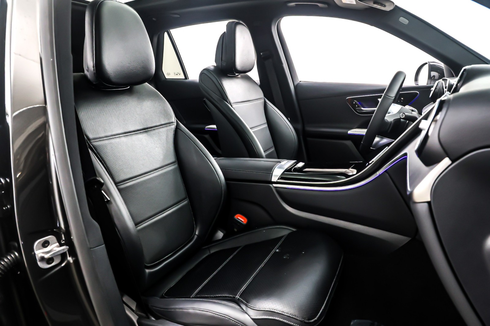 New 2026 Graphite Grey Metallic Mercedes-Benz GLC 300 image 7