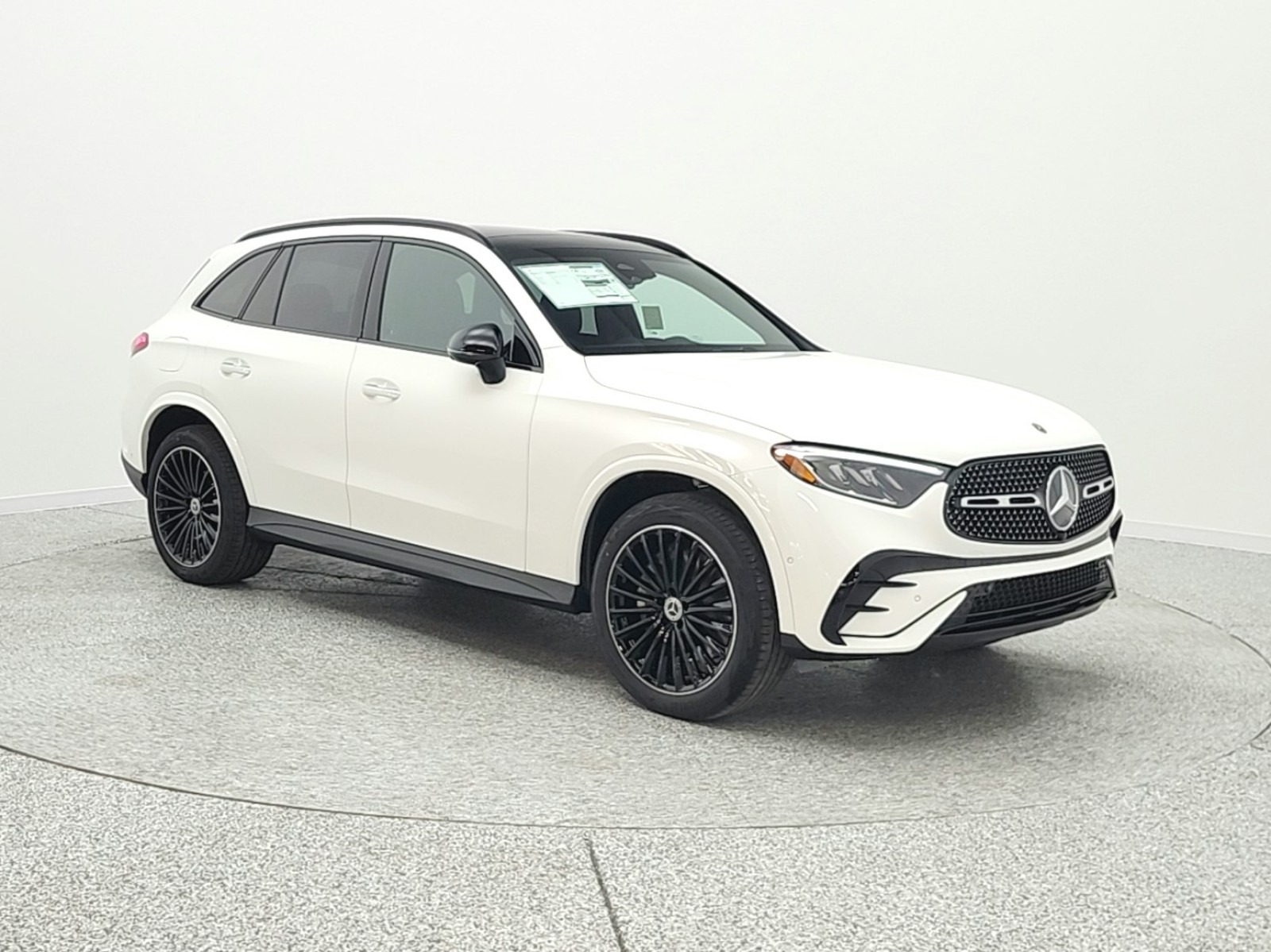 New 2026 Polar White Mercedes-Benz GLC 300 image 3
