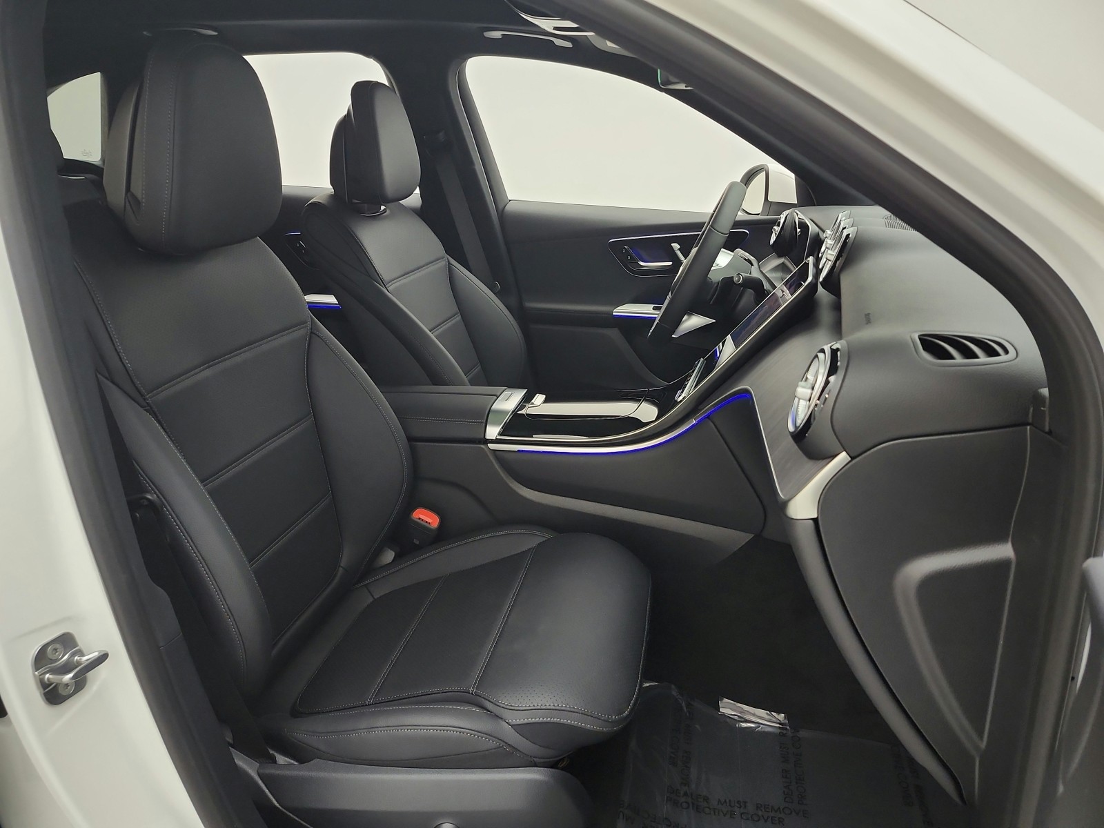 New 2026 Polar White Mercedes-Benz GLC 300 image 15