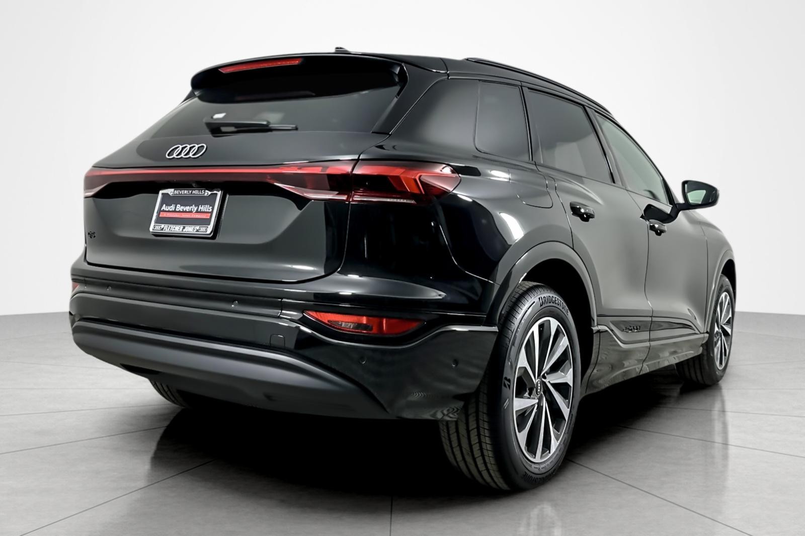 View vehicle photo 6