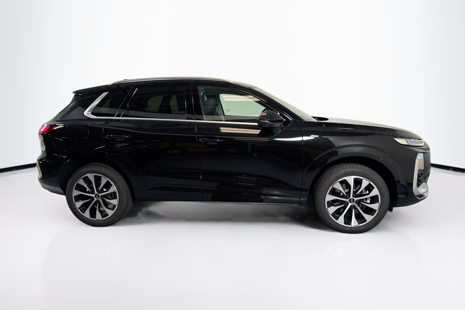 New 2026 Mythos Black Metallic Audi S line image 4