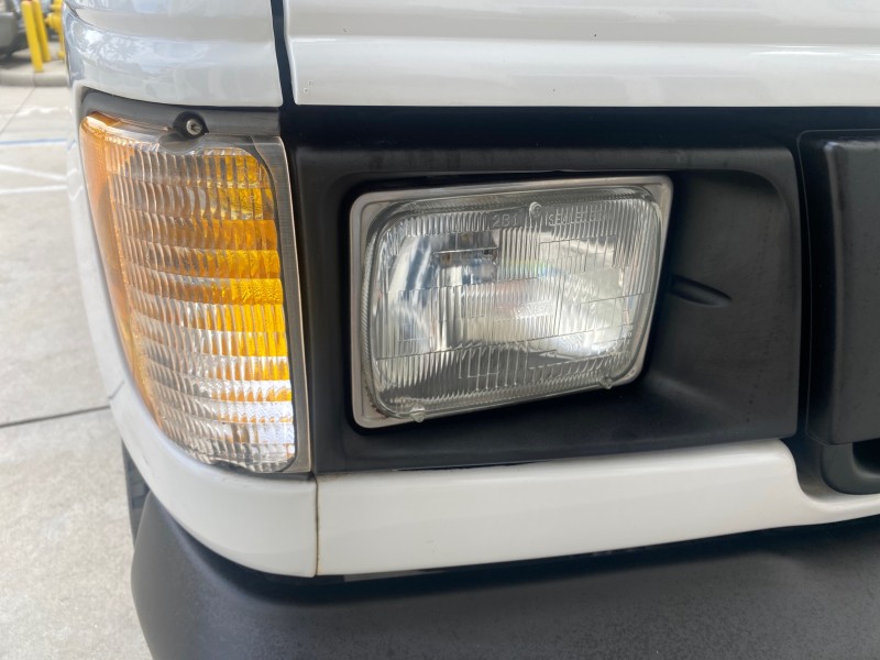 2000 Ford Econoline Cargo Van LOW MILES 68,046 in , 