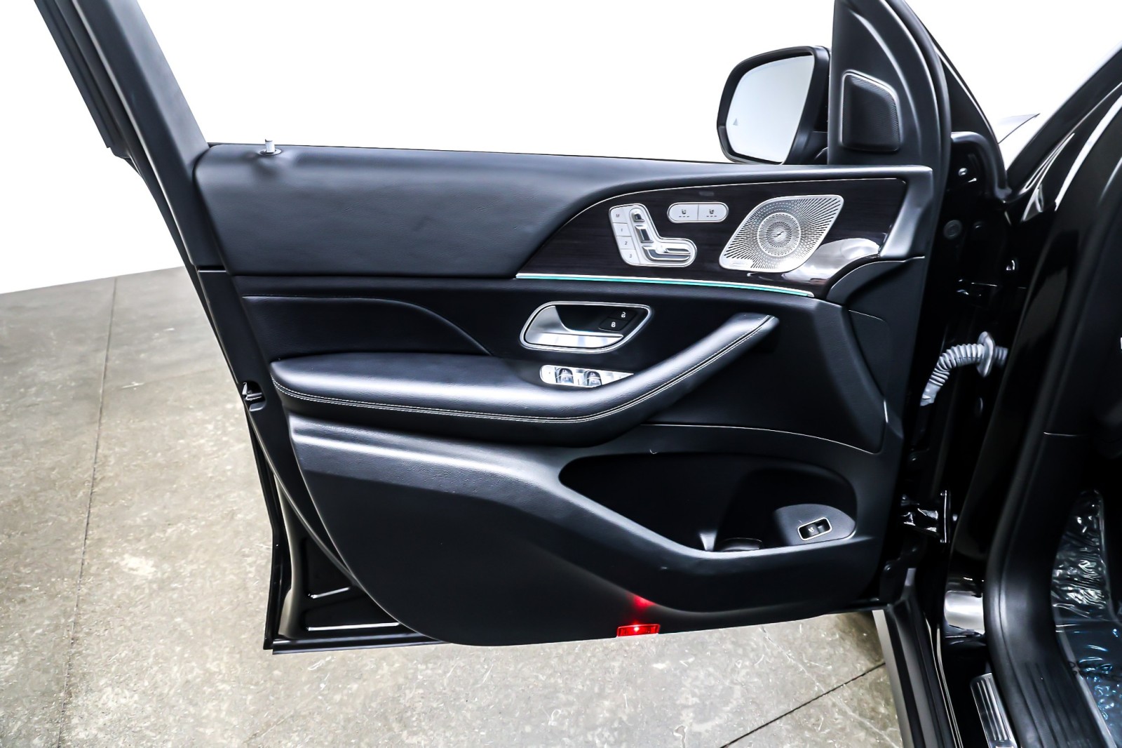 Used 2022 Black Mercedes-Benz GLE 350 SUV image 22