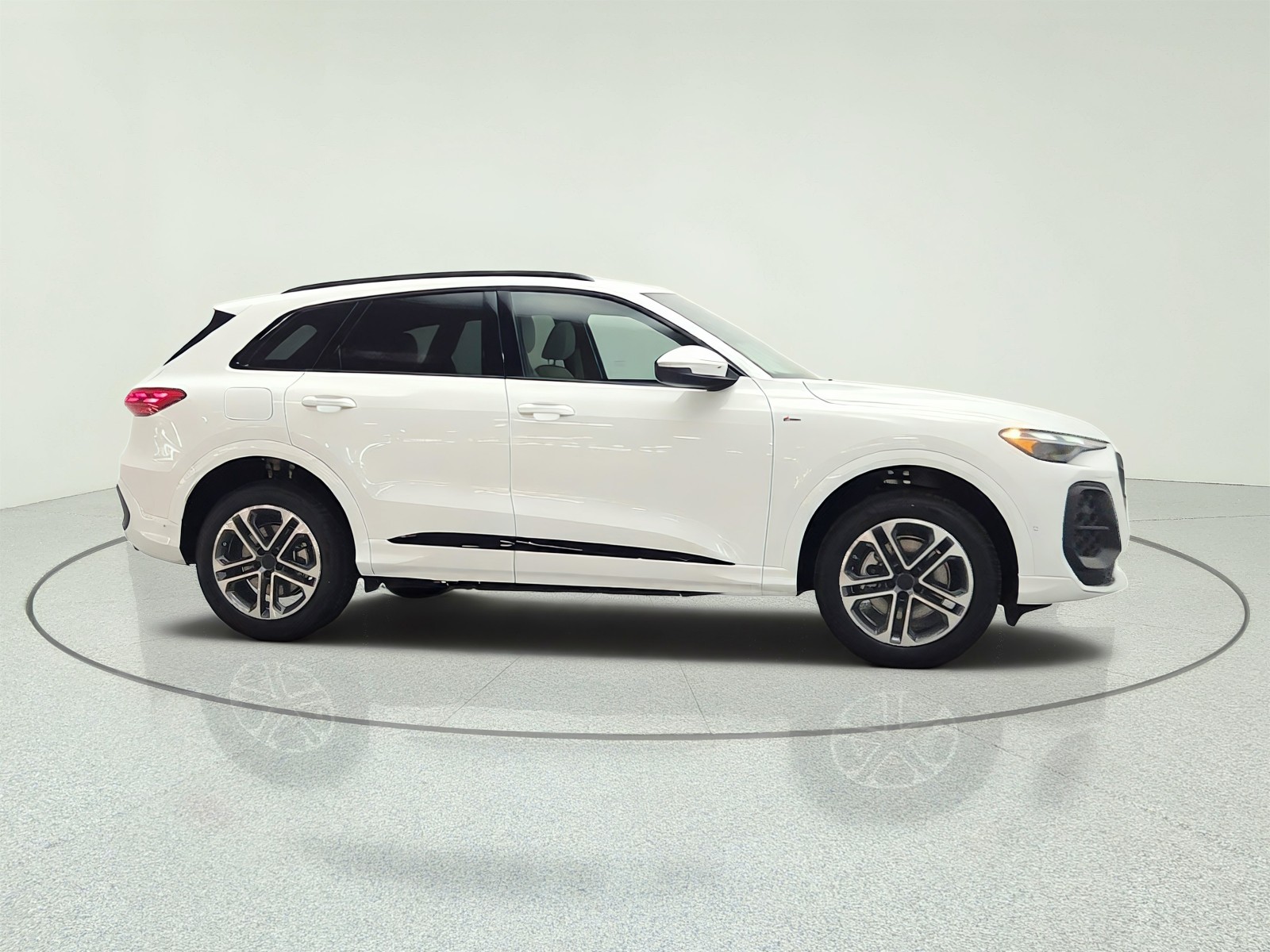 New 2026 Arkona White Audi Premium 2.0 TFSI quattro image 4