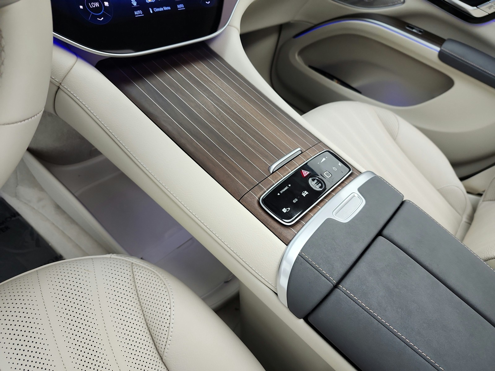 New 2027 Polar White Mercedes-Benz EQS 400 4MATIC® SUV image 10