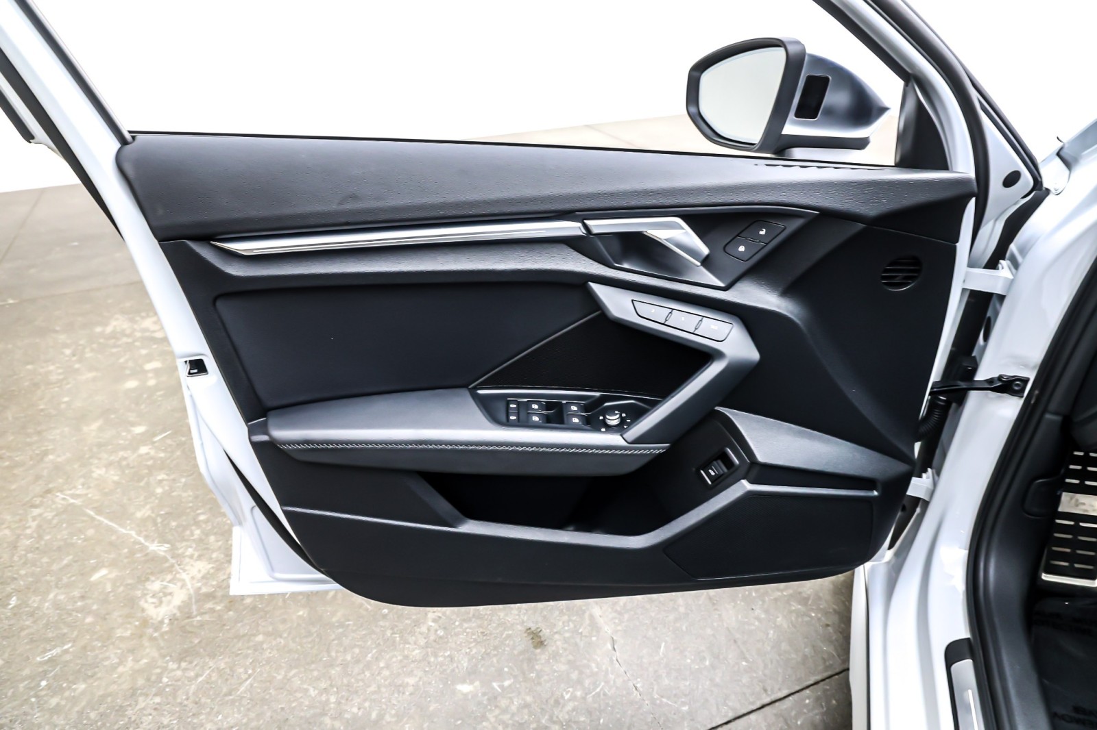 Used 2023 Glacier White Metallic Audi Premium Plus 2.0 TFSI quattro image 21