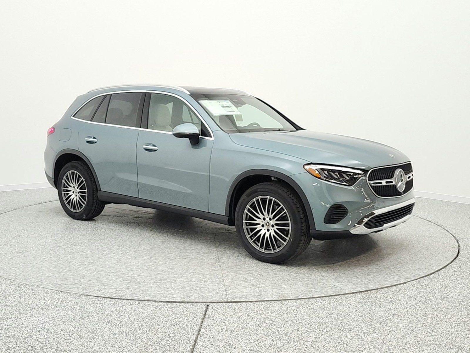 New 2026 Verde Silver Metallic Mercedes-Benz GLC 300 image 3