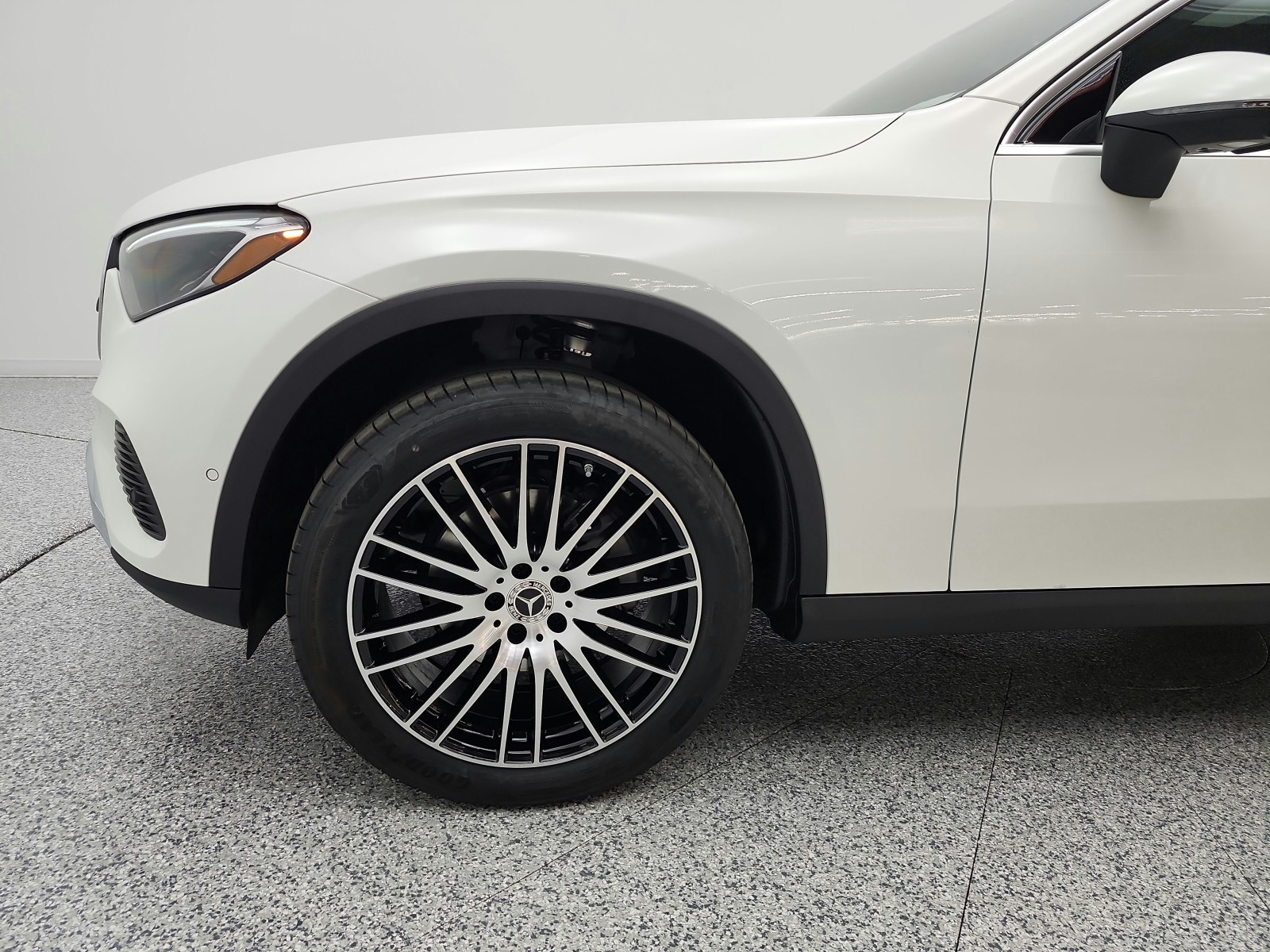 New 2027 Polar White Mercedes-Benz GLC 300 SUV image 15