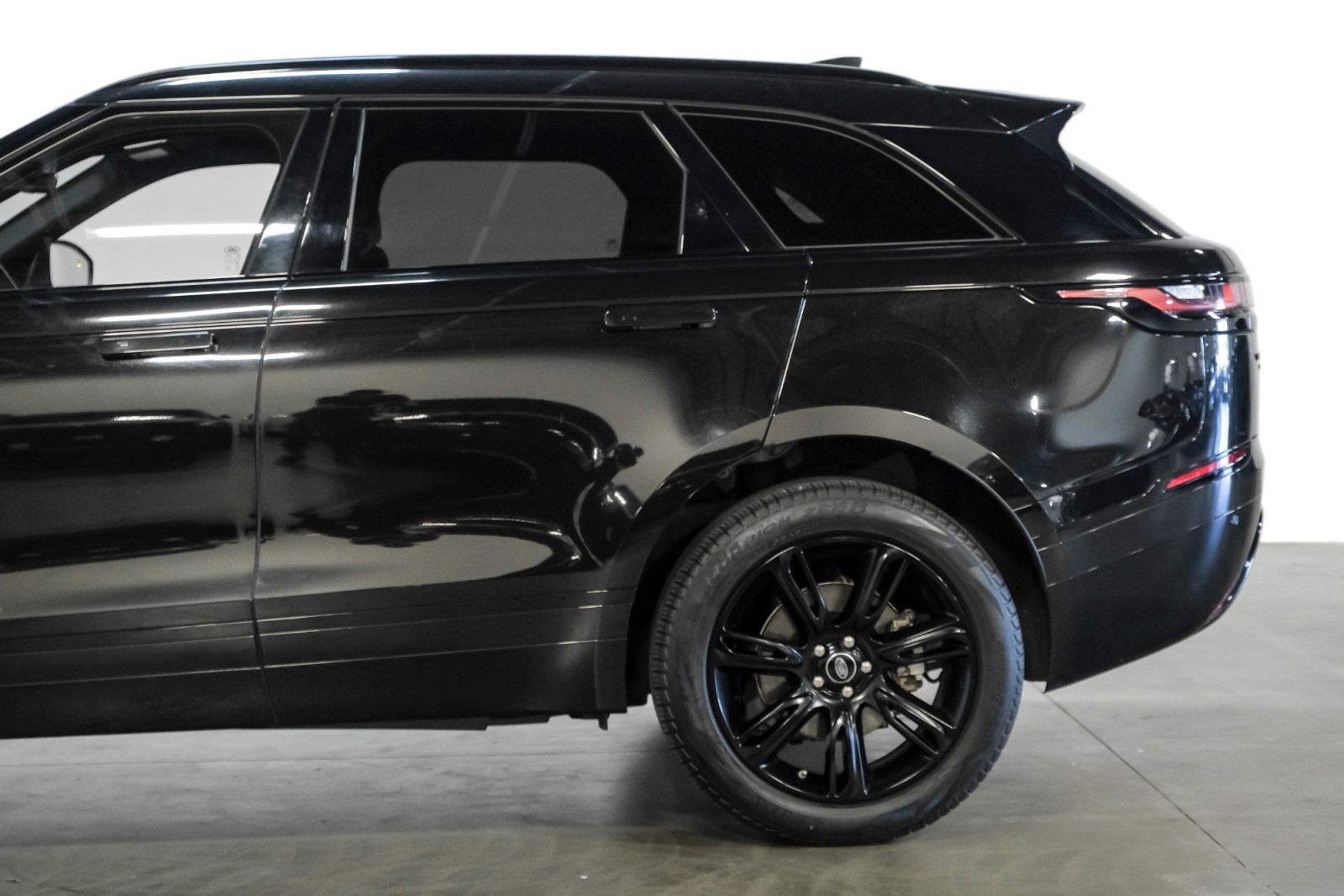 2020 Land Rover Range Rover Velar P250 R-Dynamic S TechPkg DrivePkg BlackOutPkg 20Alloys 11