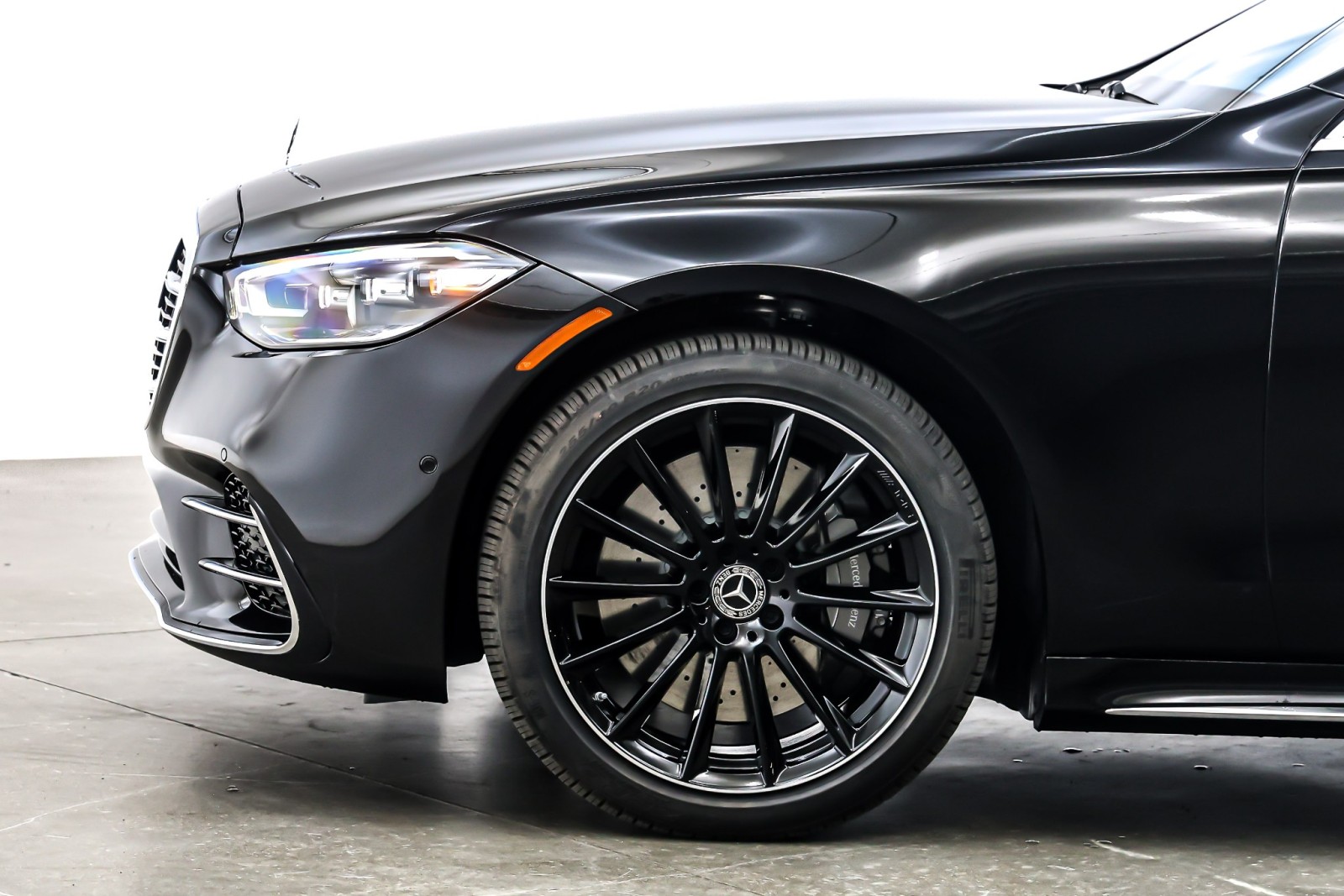 New 2026 Obsidian Black Metallic Mercedes-Benz S 580 image 10