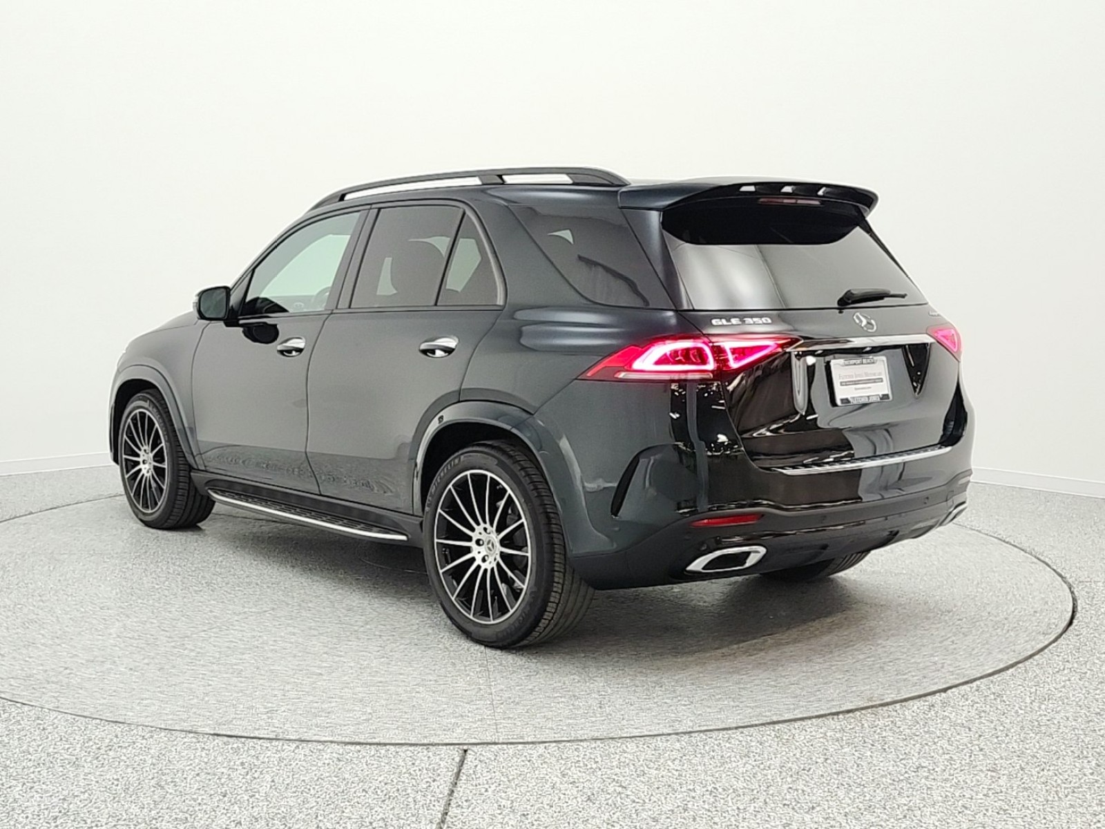 Certified Used 2023 Emerald Green Metallic Mercedes-Benz GLE 350 4MATIC® SUV image 7