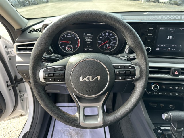 2023 Kia K5 LXS 12