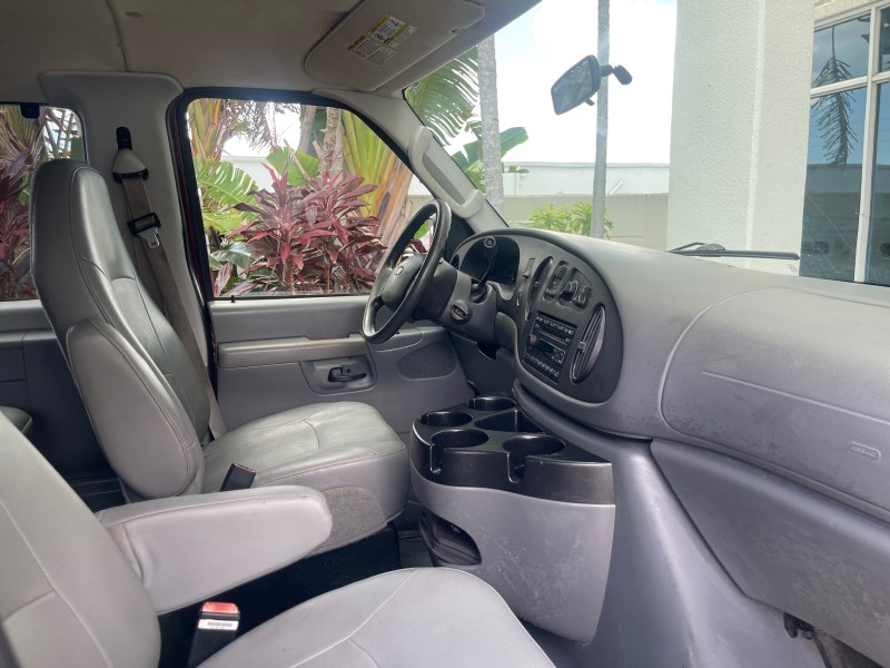 2006 Ford Econoline Wagon XLT 8 PASS LOW MILES 56328 in ,