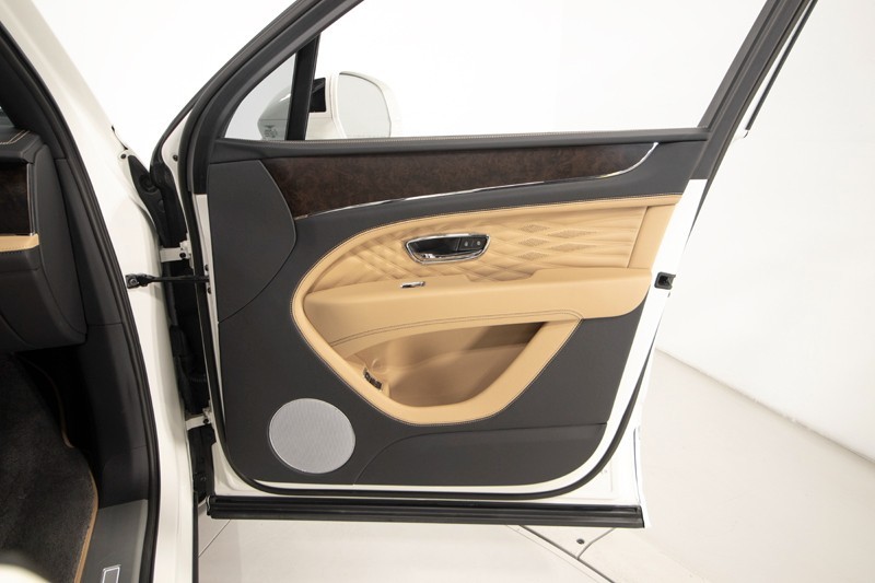 2024 Bentley Bentayga EWB Bentayga EWB Azure ($281,000 MSRP) *1-OWNER* in , 