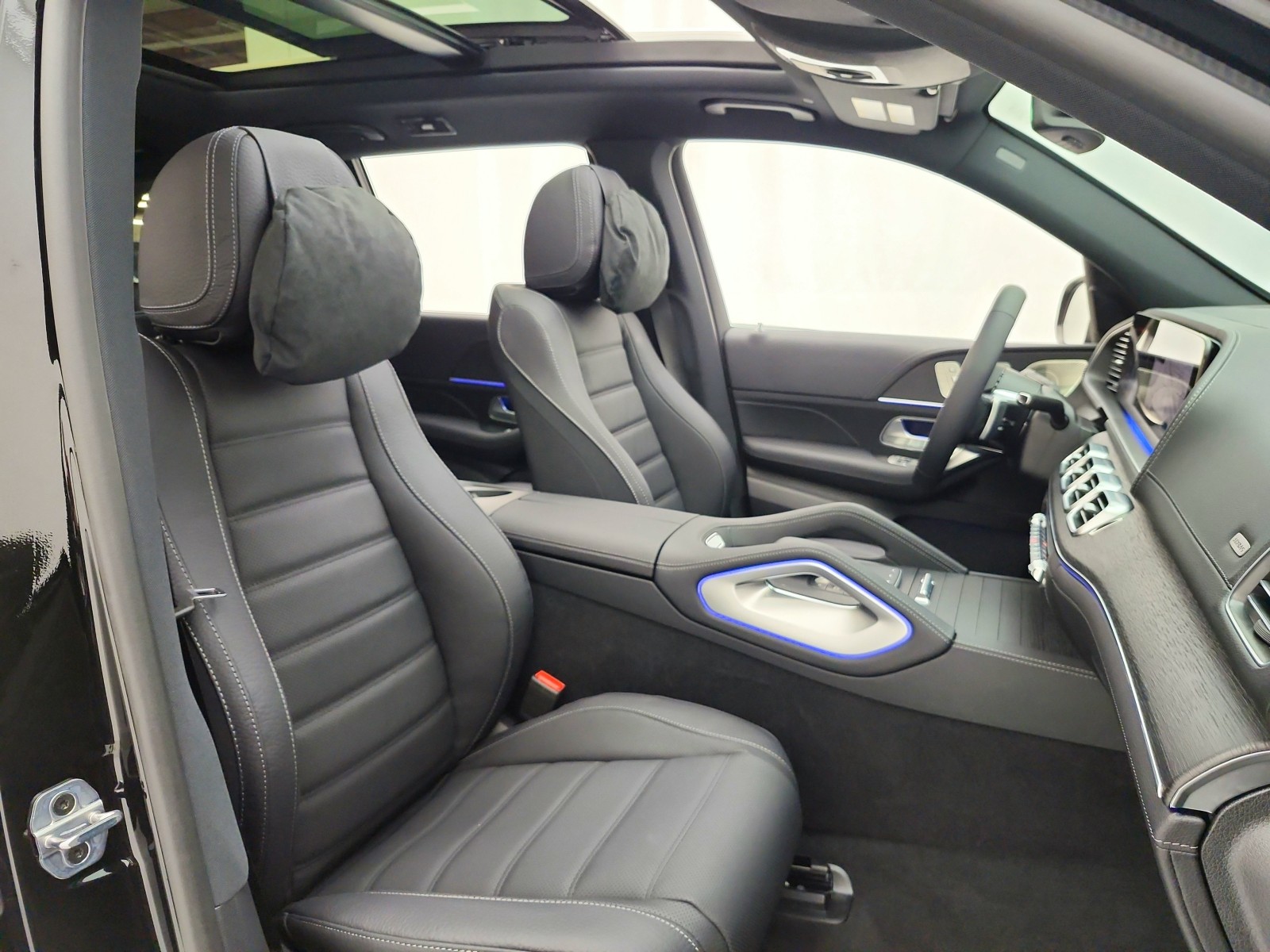 New 2026 Obsidian Black Metallic Mercedes-Benz GLS 450 4MATIC® SUV image 15
