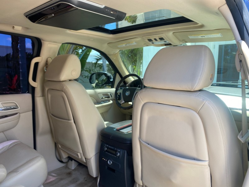 2007 Cadillac Escalade ESV SUNROOF AWD LOW MILES 47,118 in , 