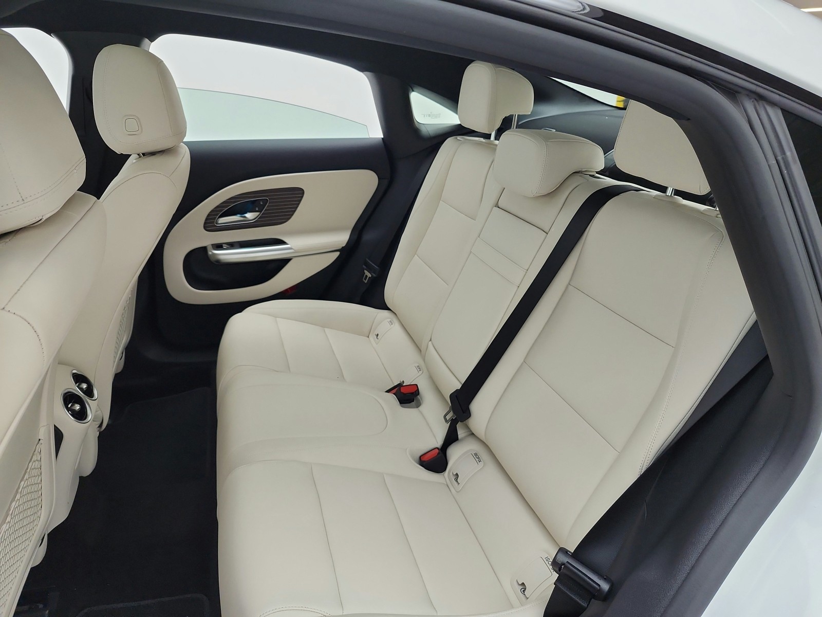 New 2027 Polar White Mercedes-Benz CLA 220 Hybrid FWD image 11
