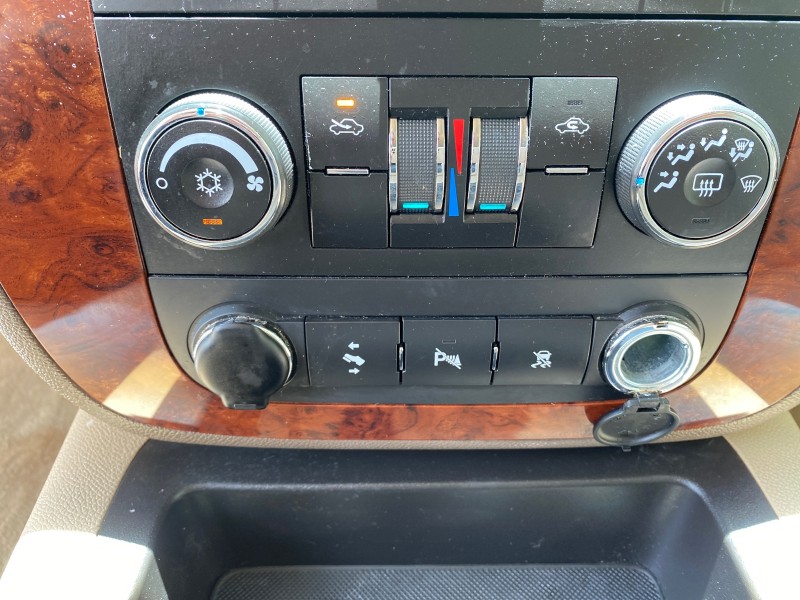 2009 Chevrolet Avalanche LT PU LOW MILES 58,696 in ,