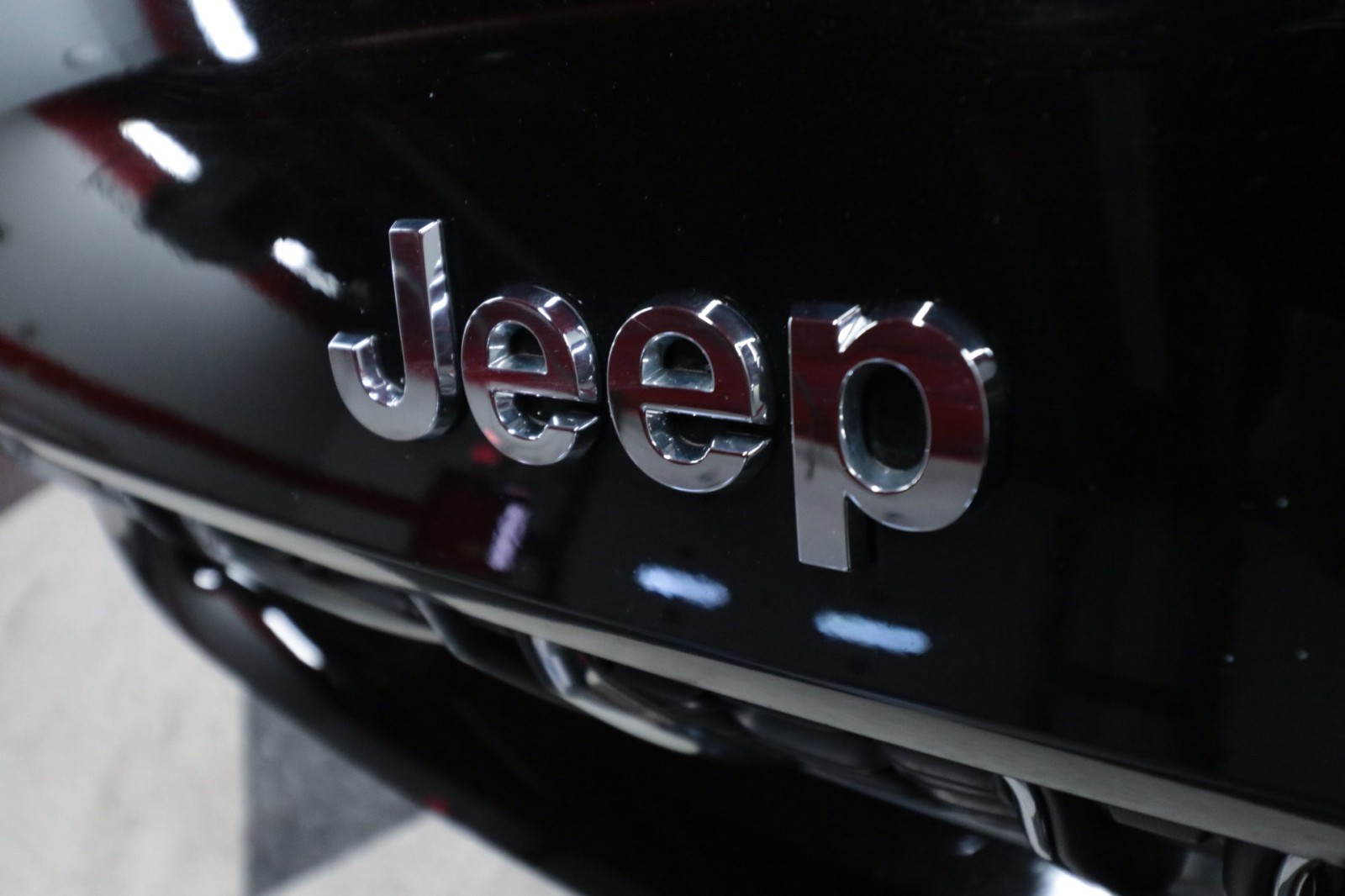 Used Car 2023 Jeep Grand Cherokee L  Laredo For Sale Under $30,000 In Austin, Texas