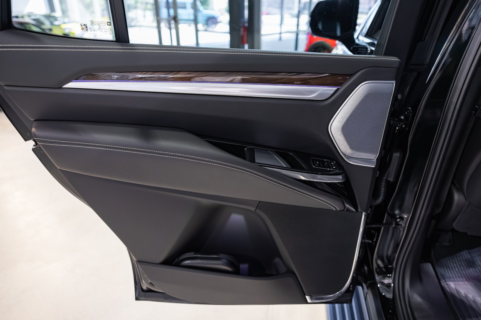 Used Car 2025 Cadillac Escalade  4wd Sport Platinum - Onyx Package For Sale Under $130,000 In Boerne, Texas