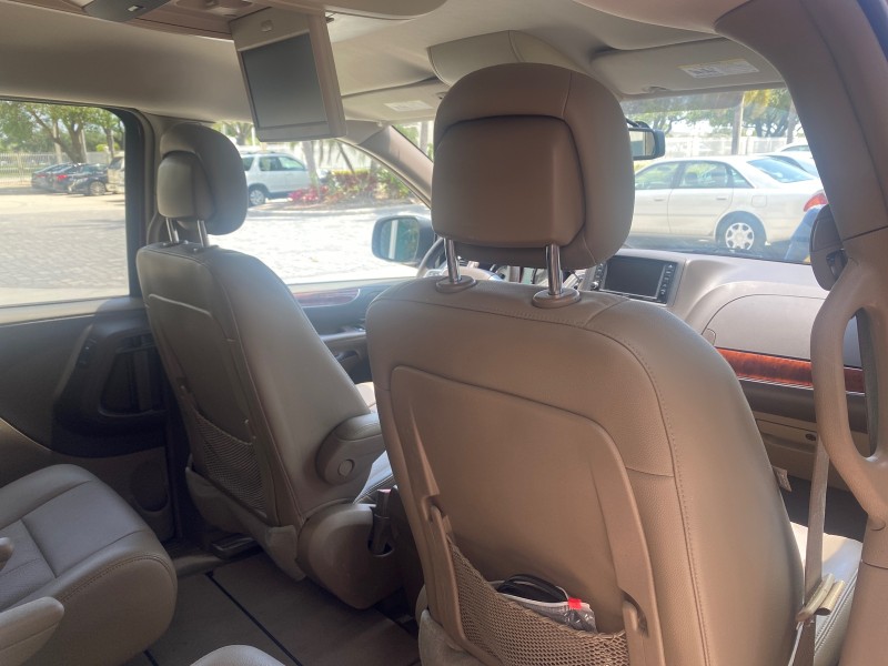 2012 Chrysler Town & Country 1 OWNER LOW MILES 58.411 in , 