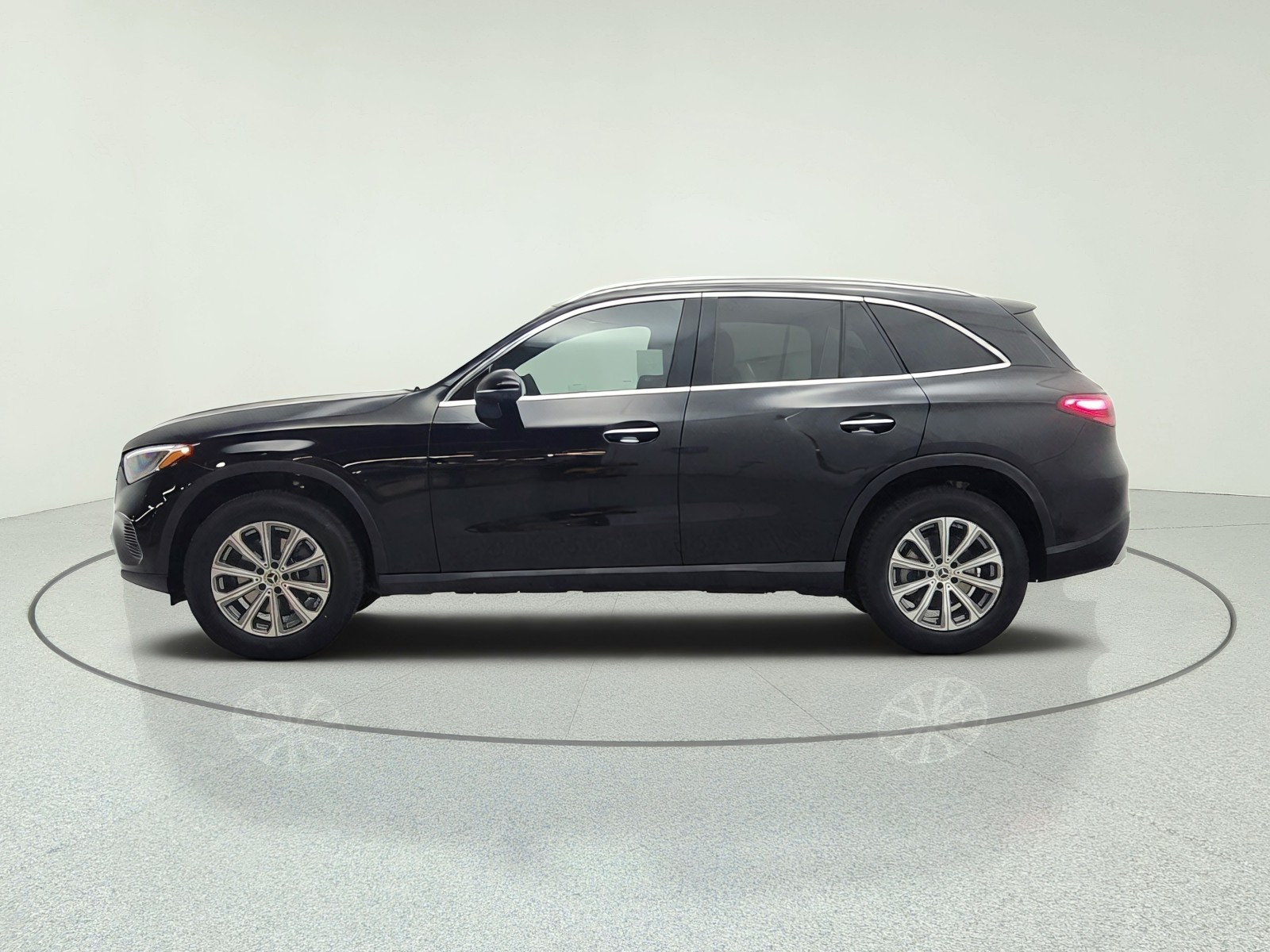 New 2027 Black Mercedes-Benz GLC 300 SUV image 8