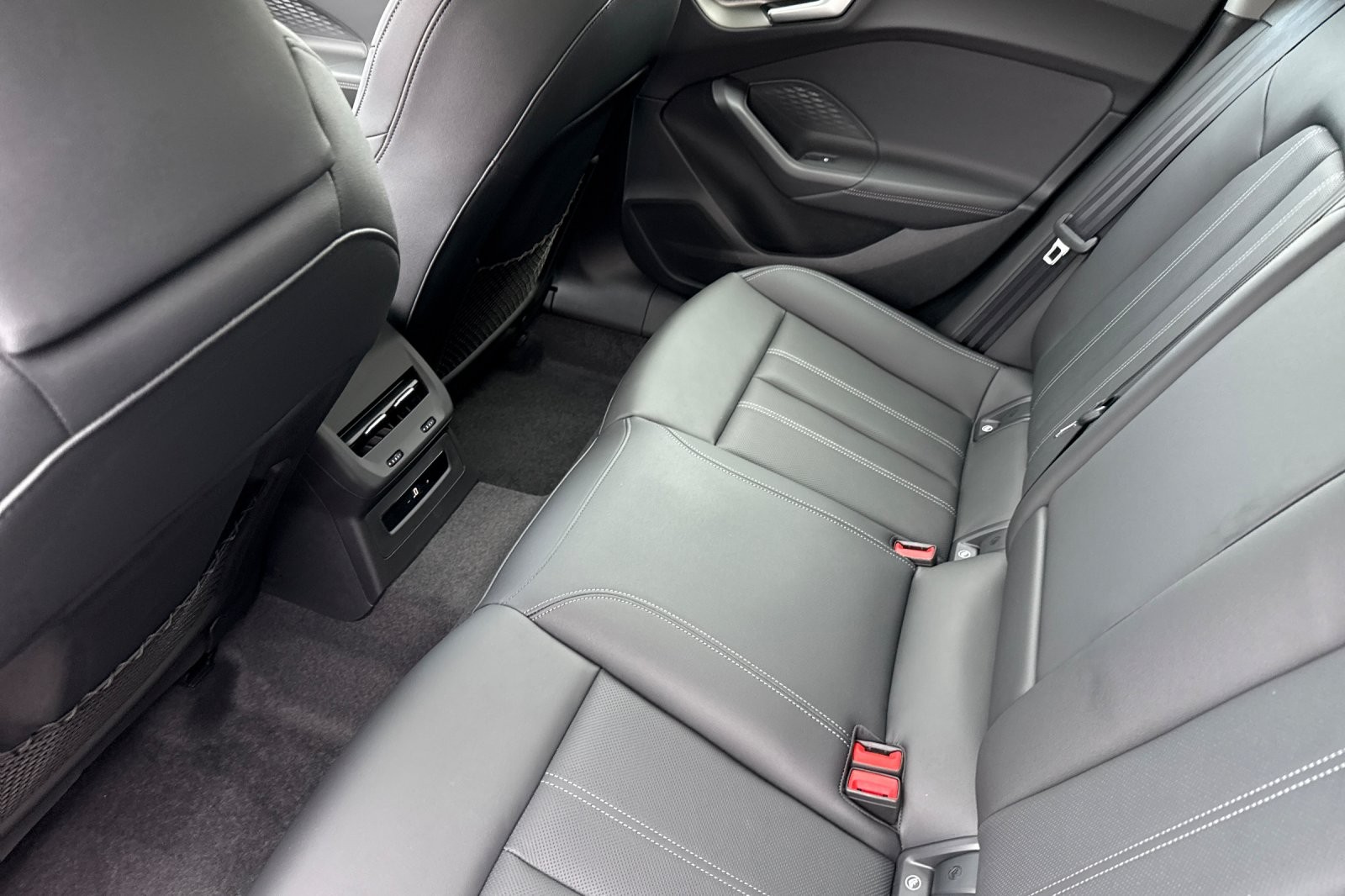 New 2026 Daytona Gray Metallic Audi Premium Plus 2.0 TFSI quattro image 11