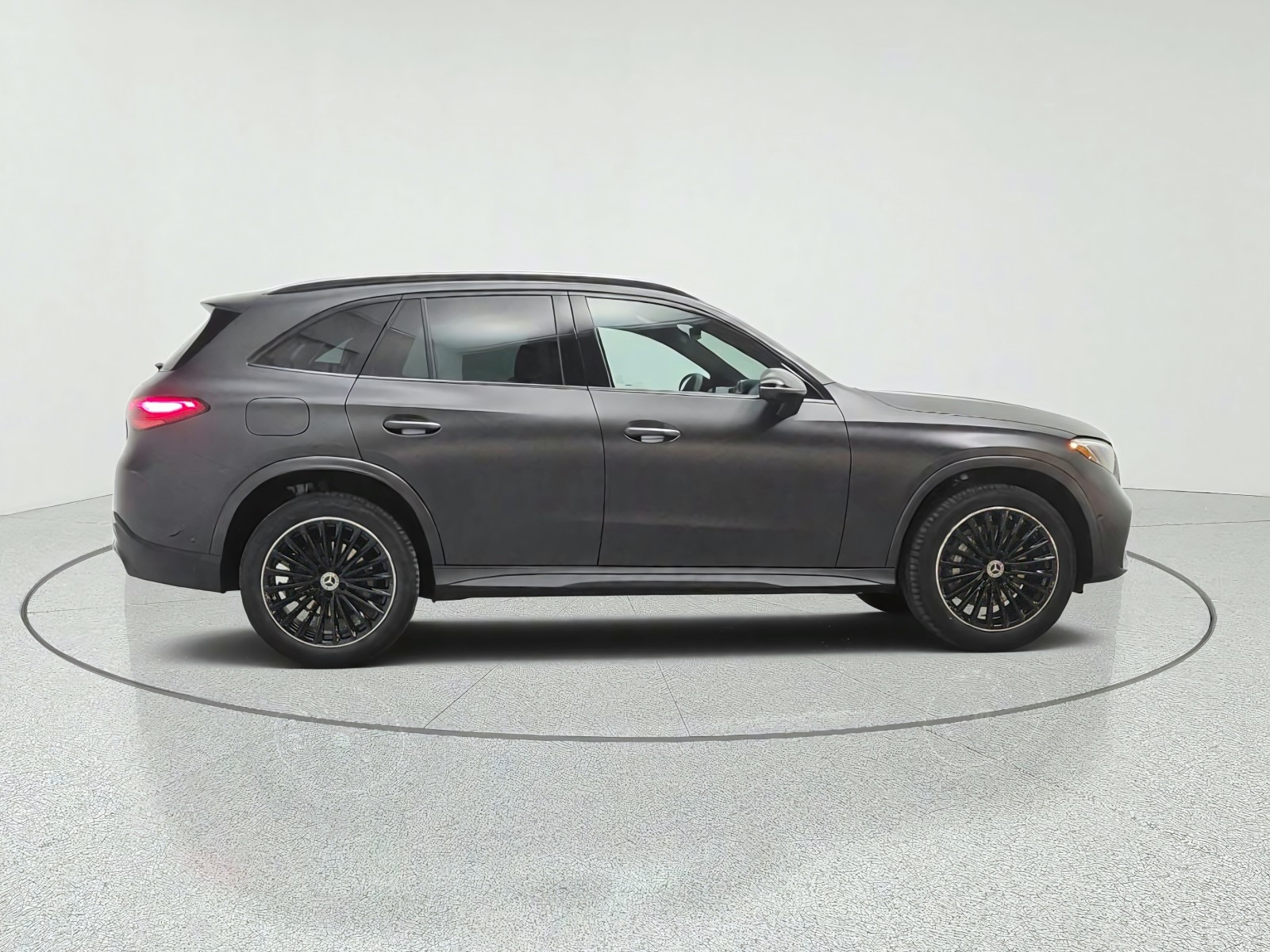 New 2027 MANUFAKTUR Graphite Grey Magno Mercedes-Benz GLC 300 SUV image 4