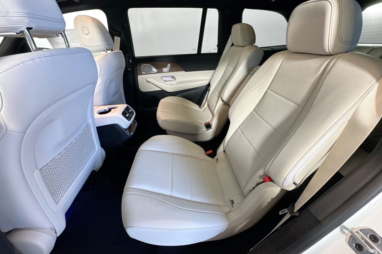 New 2026 MANUFAKTUR Moonlight White Metallic Mercedes-Benz GLS 450 4MATIC® SUV image 22