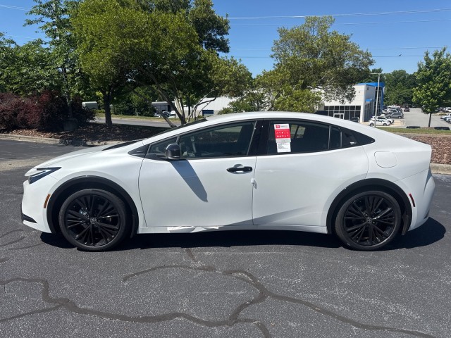 ToyotaPrius Plug-In Hybrid4