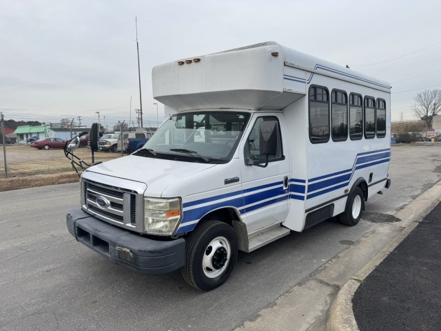 2009 Ford E 350 Wheelchair Capable Bus  in , 