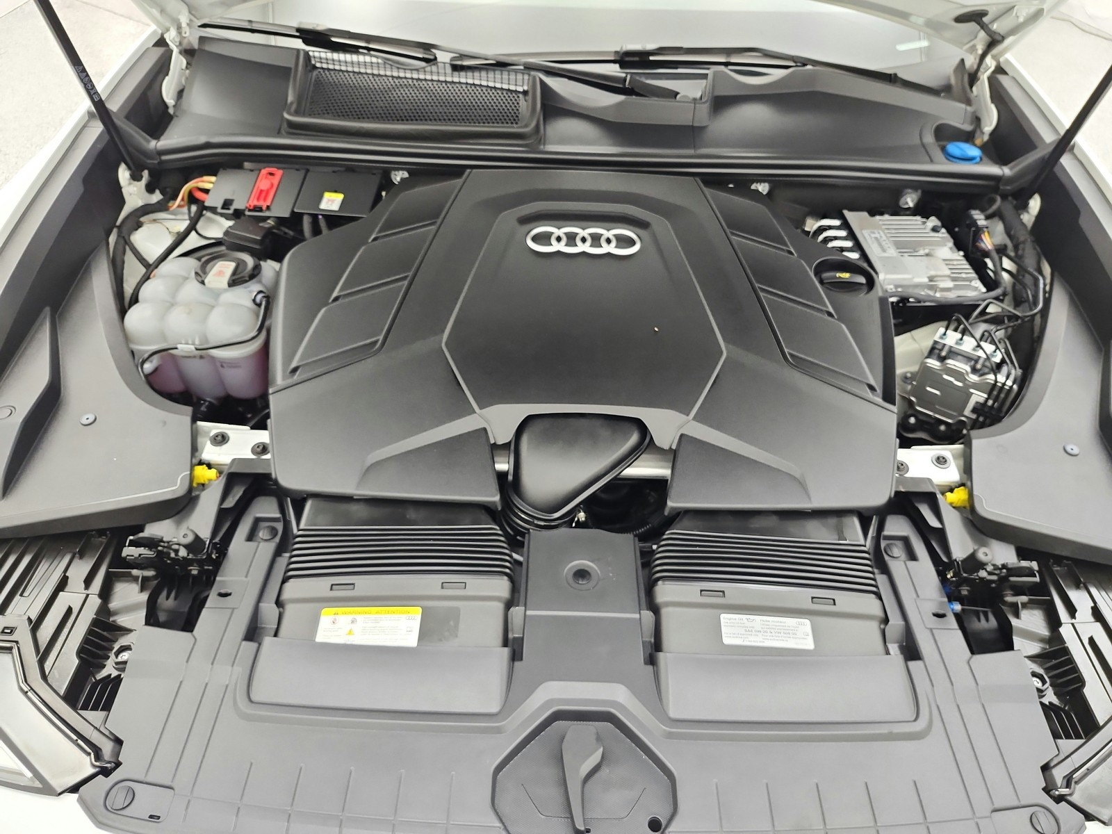 Used 2023 Carrara White Audi Premium image 17