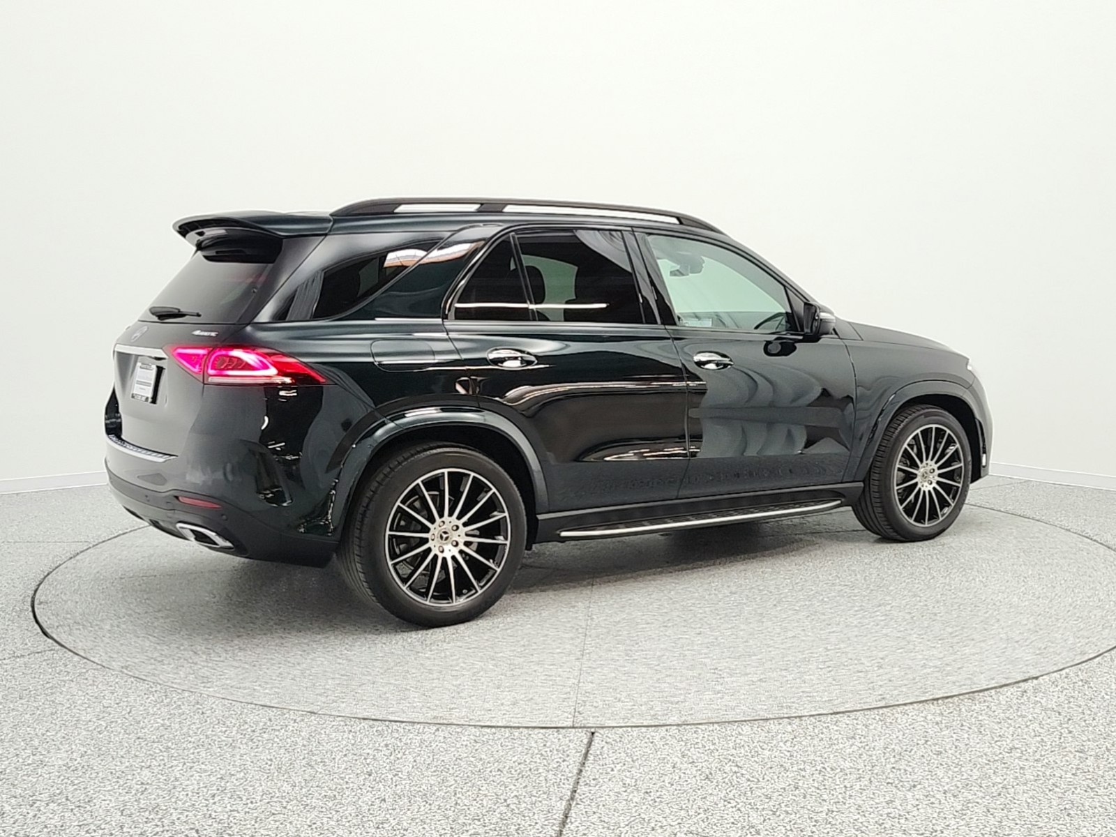 Certified Used 2023 Emerald Green Metallic Mercedes-Benz GLE 350 4MATIC® SUV image 5